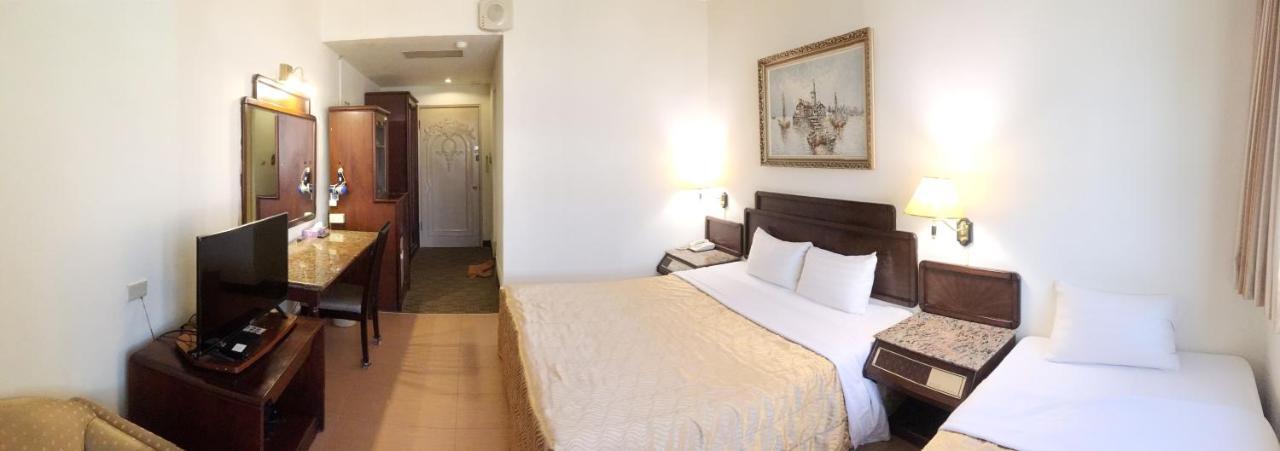 文南哥爸妻夫飯店 Hotell Tainan Exteriör bild
